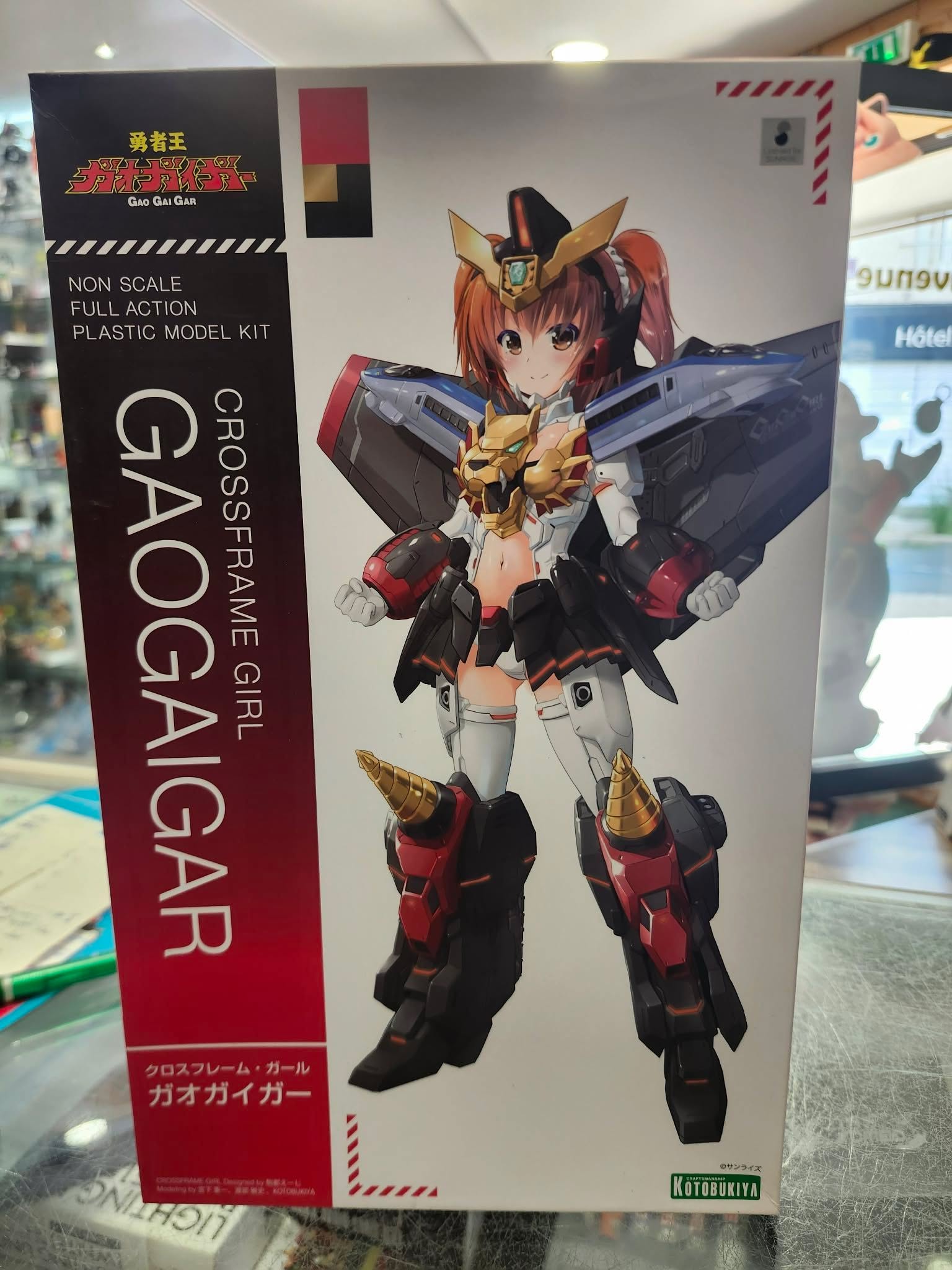 Photographie de la boîte de maquette Kotobukiya représentant la Cross Frame Girl GaoGaiGar, une interprétation féminine et originale du célèbre Super Robot japonais.